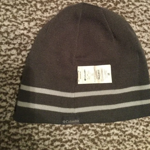 Columbia Beanie/Hat - Picture 2 of 5